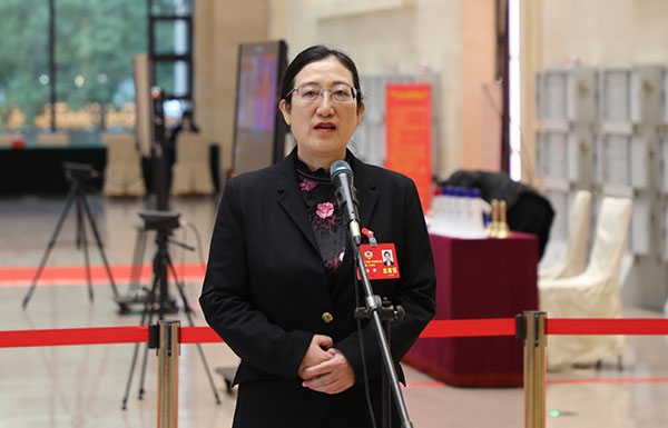 省政協(xié)委員、廣東外語外貿(mào)大學法學院副院長楊樺：促進高校畢業(yè)生高質(zhì)量充分就業(yè)
